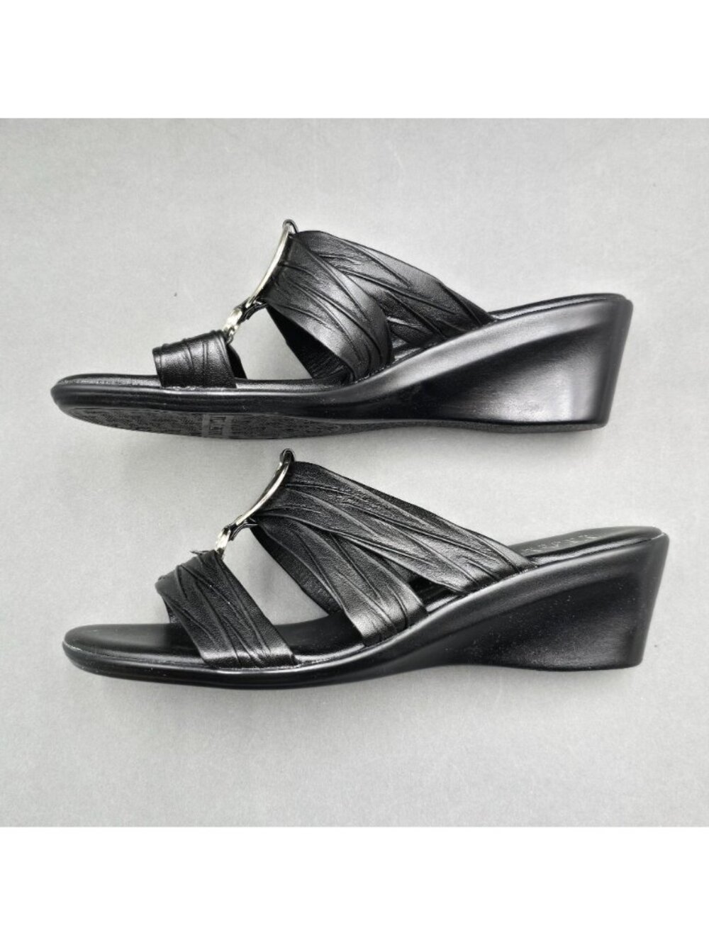 Italian Shoemakers Aleena Black Wedge Sandals Size 7 M Rhinestone Detail Slide - Picture 4 of 8